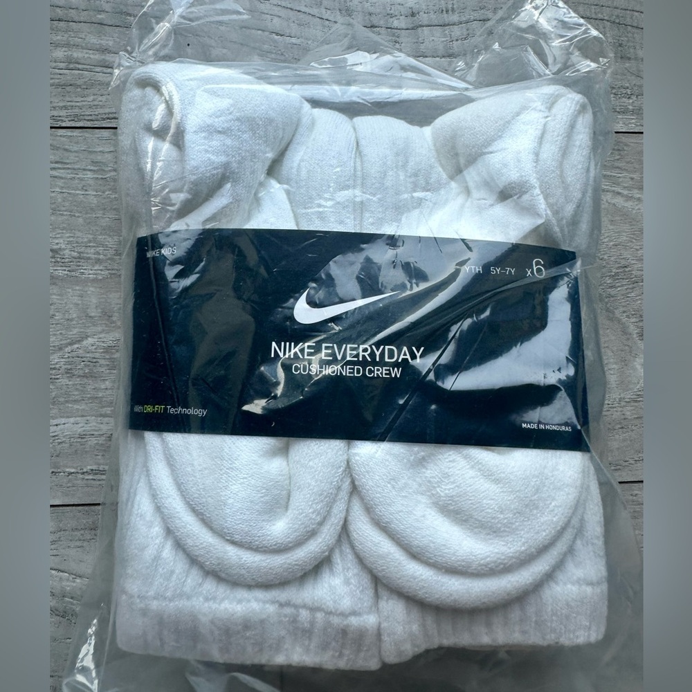 Nike White Everyday Cushioned Crew Socks - Pack of 6